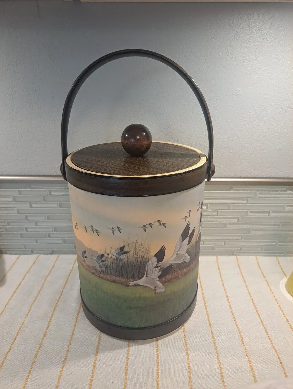 Vtg Kraftware Ice Bucket Mallard Geese Duck Handle Lid Faux Wood.